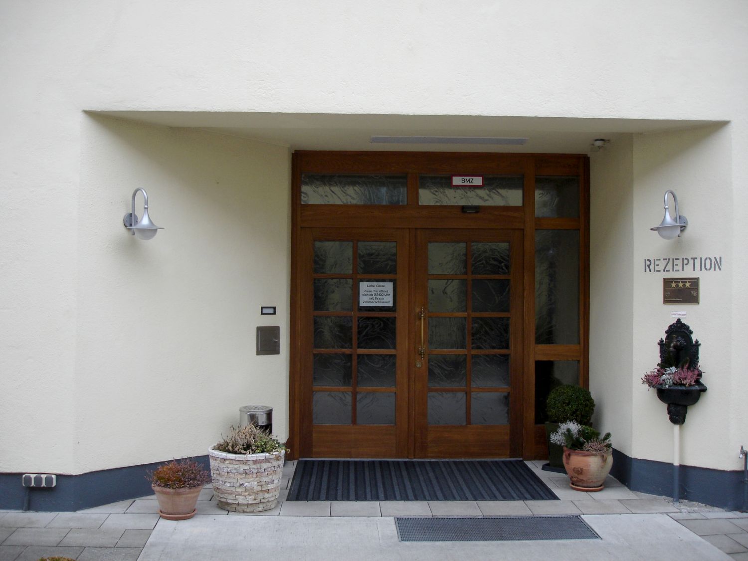 Neubau Verbindungsbau und Umbau EG Altbau