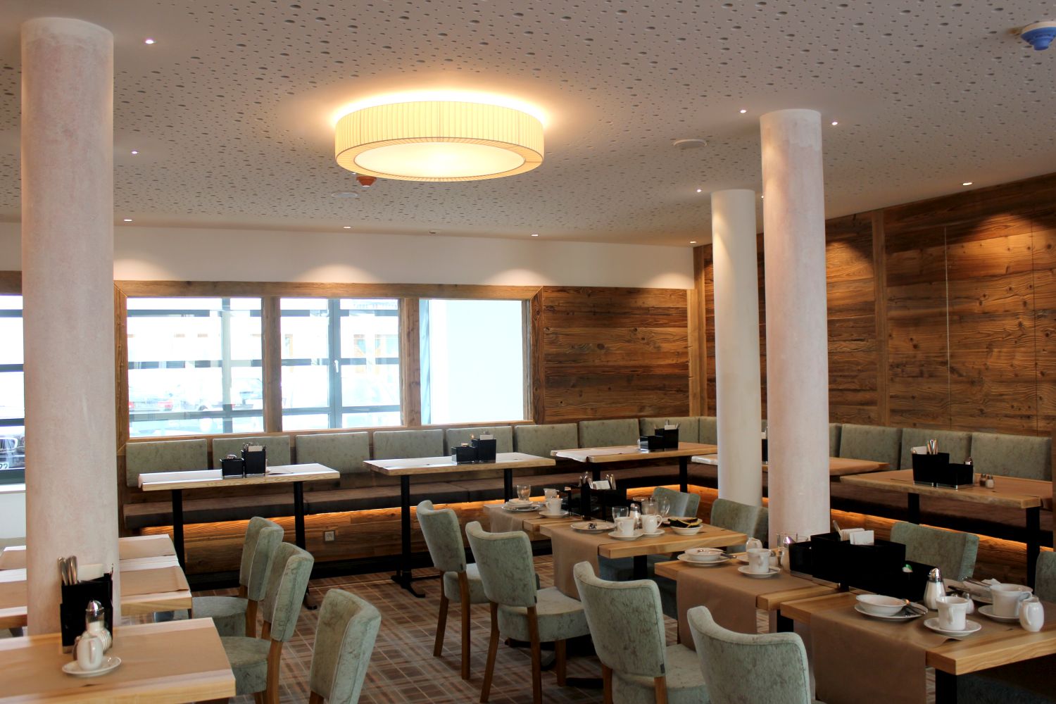 Neubau Verbindungsbau und Umbau EG Altbau